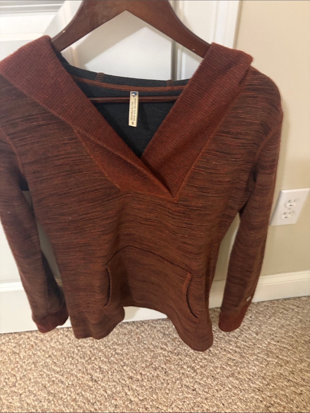Women’s V-Neck Hooded Sweater - Rust
